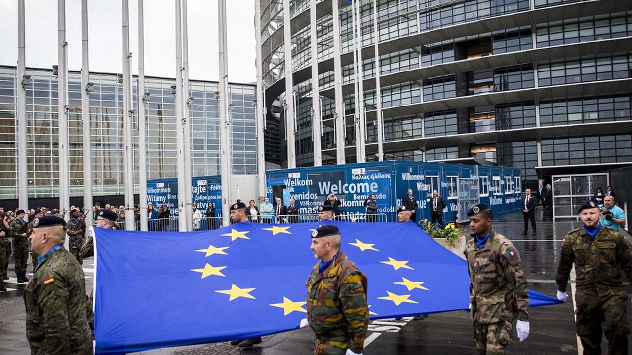 Le prix élevé de la fragmentation des politiques militaires européennes devient évident avec le retour de la guerre sur le continent. Bruxelles appelle à une nouvelle politique d'achat d'équipements militaires.