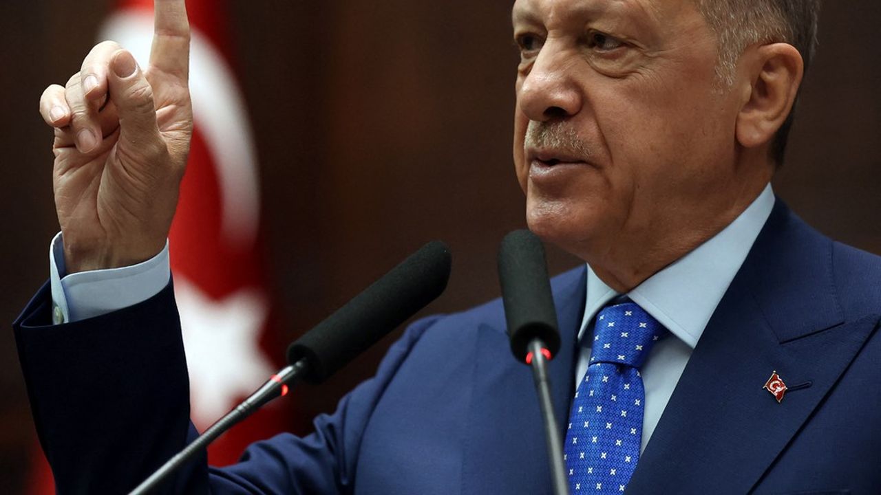 Le président turc, Recep Tayyip Erdogan, devant le Parlement à Ankara, le 18 mai 2022.