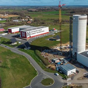 Le troisième site de production d'Hoffmann Green Cement Technologies sera la réplique de la deuxième, en cours de construction en Vendée (notre photo). Celle-ci sera opérationnelle en novembre prochain