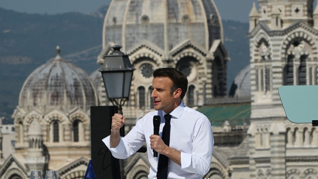 Le candidat Emmanuel Macron à Marseille lors de la campagne du second tour pour l'élection présidentielle, le 16 avril 2022.