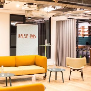 Le groupe Raise et Schoolab ont lancé en 2021 la Maison RaiseLab, lieu dédié à l'open innovation.