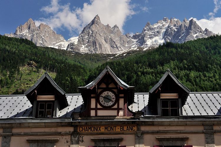 La gare de Chamonix, inspirée d'un chalet alpin. 