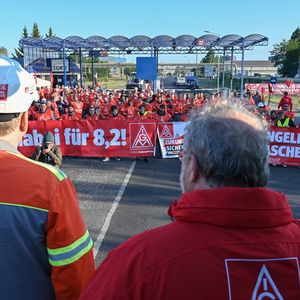 Le 2 juin, les salariés du site d'ArcelorMittal à Eisenhüttenstadt dans le Brandebourg ont déclenché une grève d'avertissement de 6 heures à 9 heures.