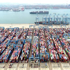 Le port de Shanghai tourne désormais à 95 % de ses capacités, contre 50 % en avril