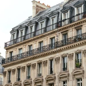 69 % des annonces de logements à louer sont conformes à l'encadrement des loyers dans la capitale, 60 % sur le territoire de Seine-Saint-Denis, selon une enquête de la CLCV.