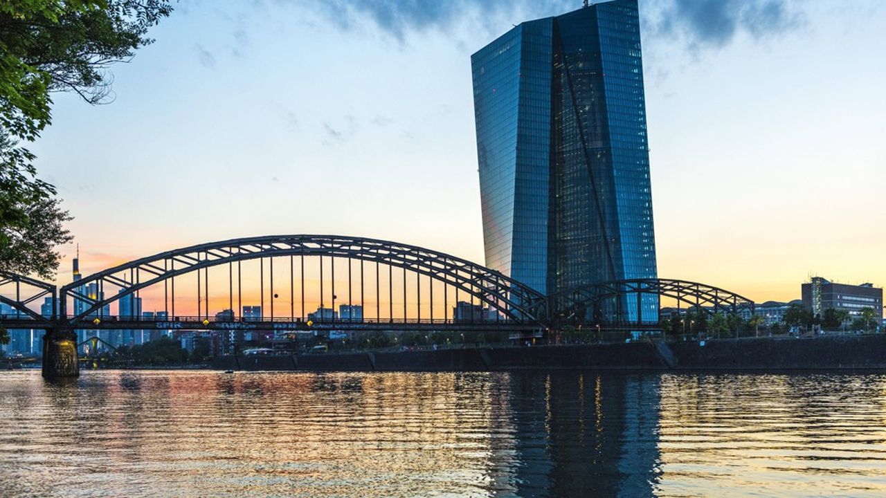 La BCE a annoncé jeudi son intention de cesser en juillet sa politique d'achats d'actifs sur les marchés et de relever ses taux.
