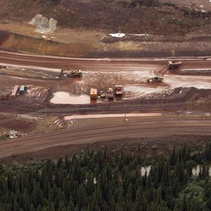IOC Rio Tinto, puis Tata Steel, exploitent les ressources en minerai de fer de cette région du Grand Nord canadien.