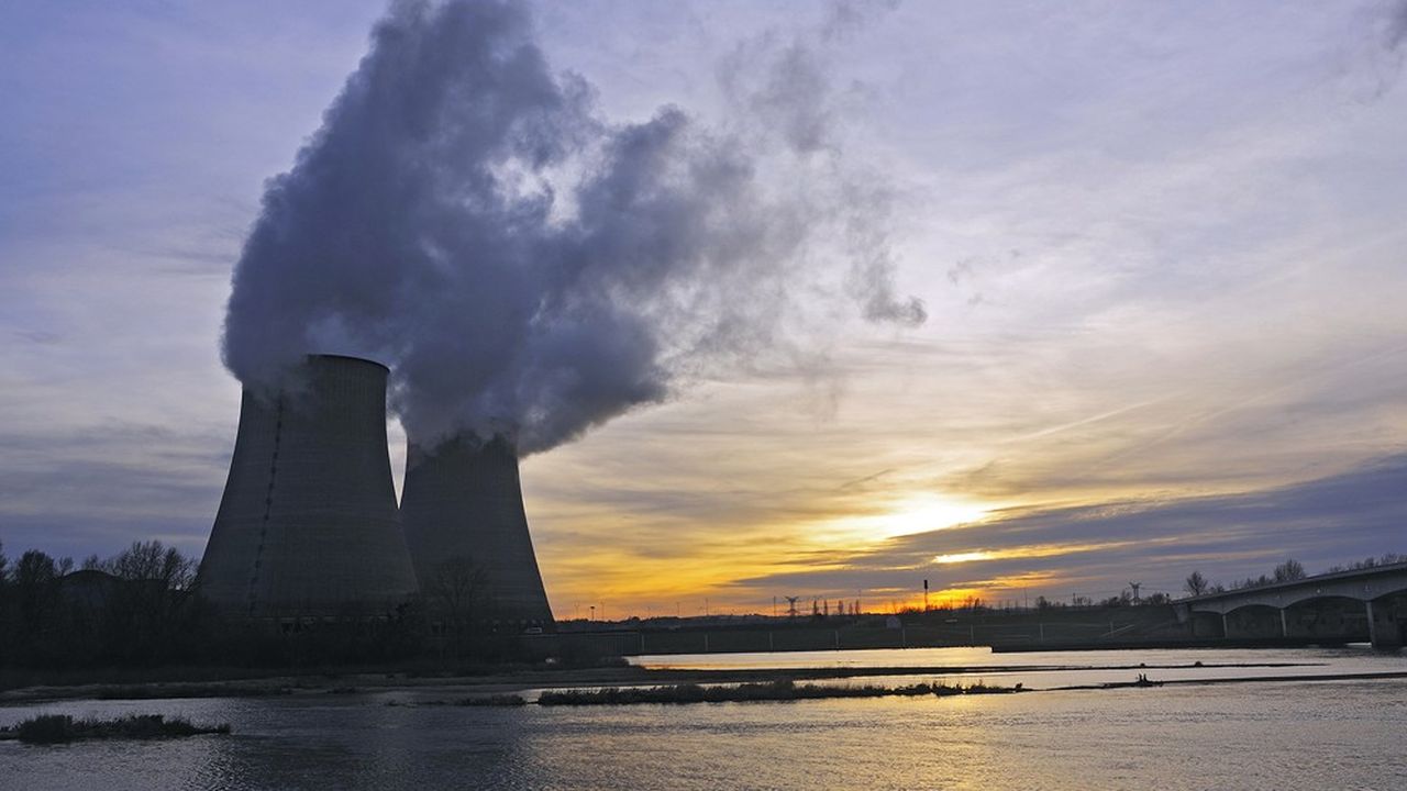 Paris loue les vertus de l'énergie atomique, décarbonée et à bas coût. Mais de nombreux eurodéputés s'inquiètent de l'impact environnemental des déchets.