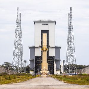 Ariane 6 n'a pas encore débuté les essais combinés avec son pas de tir, à Kourou.