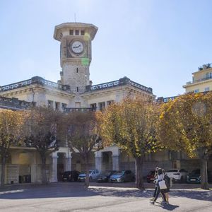 Le lycée Massena à Nice propose à ses élèves 7 filières de classes préparatoires aux grandes écoles.