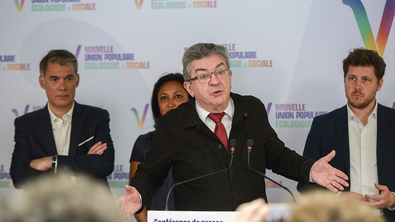 Jean-Luc Mélenchon souhaite discuter avec le patron des socialistes Olivier Faure (à gauche) et celui des écologistes Julien Bayou (à droite) pour former un groupe unique à l'Assemblée.