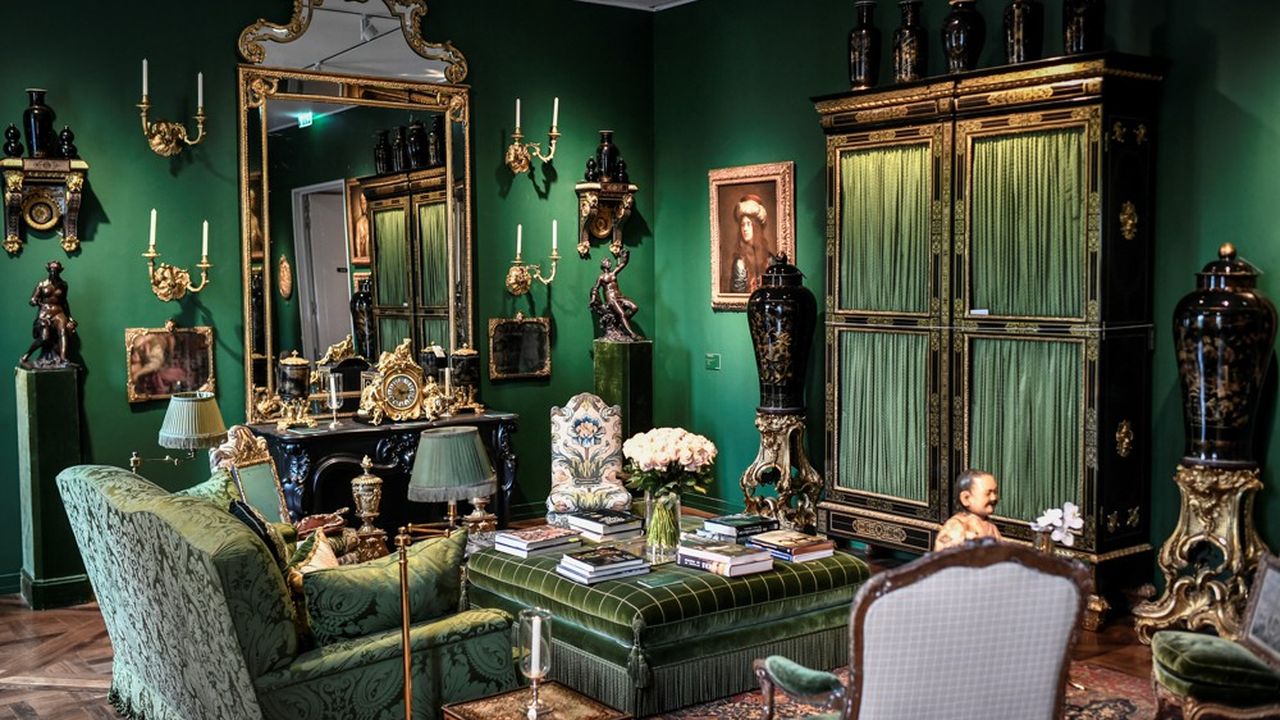 Aux enchères, la collection Hubert de Givenchy vendue plus de 114 millions  d'euros | Les Echos