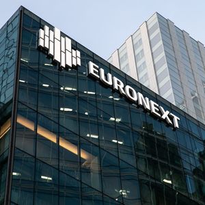 Euronext souhaite, à terme, faire de l'ancien CC&G, rebaptisé « Euronext Clearing », la chambre de compensation de référence de l'ensemble de ses marchés.