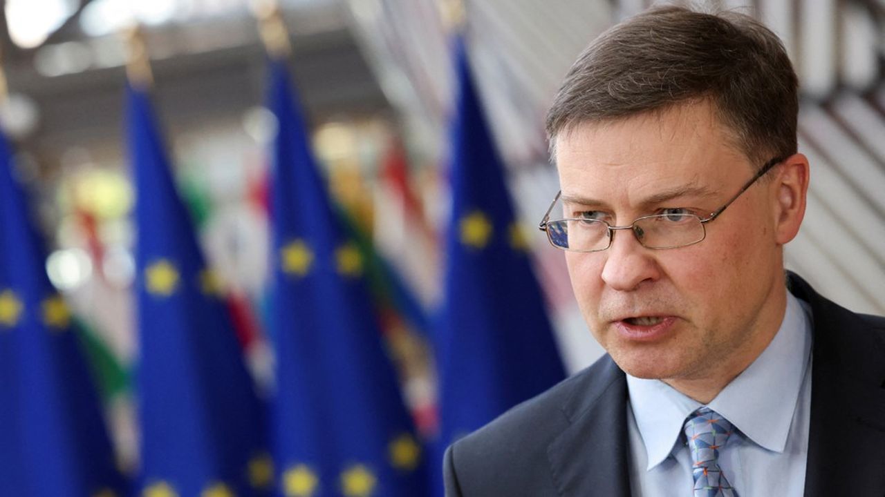 Valdis Dombrovskis, vice-président exécutif de la Commission, est chargé des dossiers économiques et du Commerce.