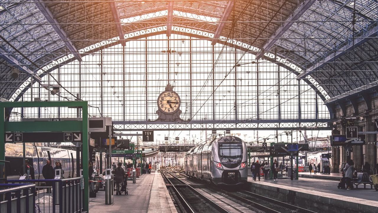 La gare de Bordeaux Saint-Jean, inaugurée à la fin du XIXe siècle. SNCF Gares et Connexion doit investir 6,5 milliards d'ici à 2026, notamment pour entretenir ou rénover les « grandes halles voyageurs ».