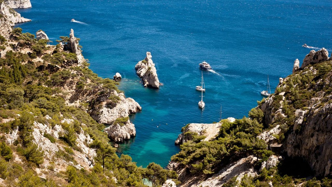 La calanque de Sugiton près de Marseille est désormais accessible sur réservation et limitée à 400 visiteurs par jour.