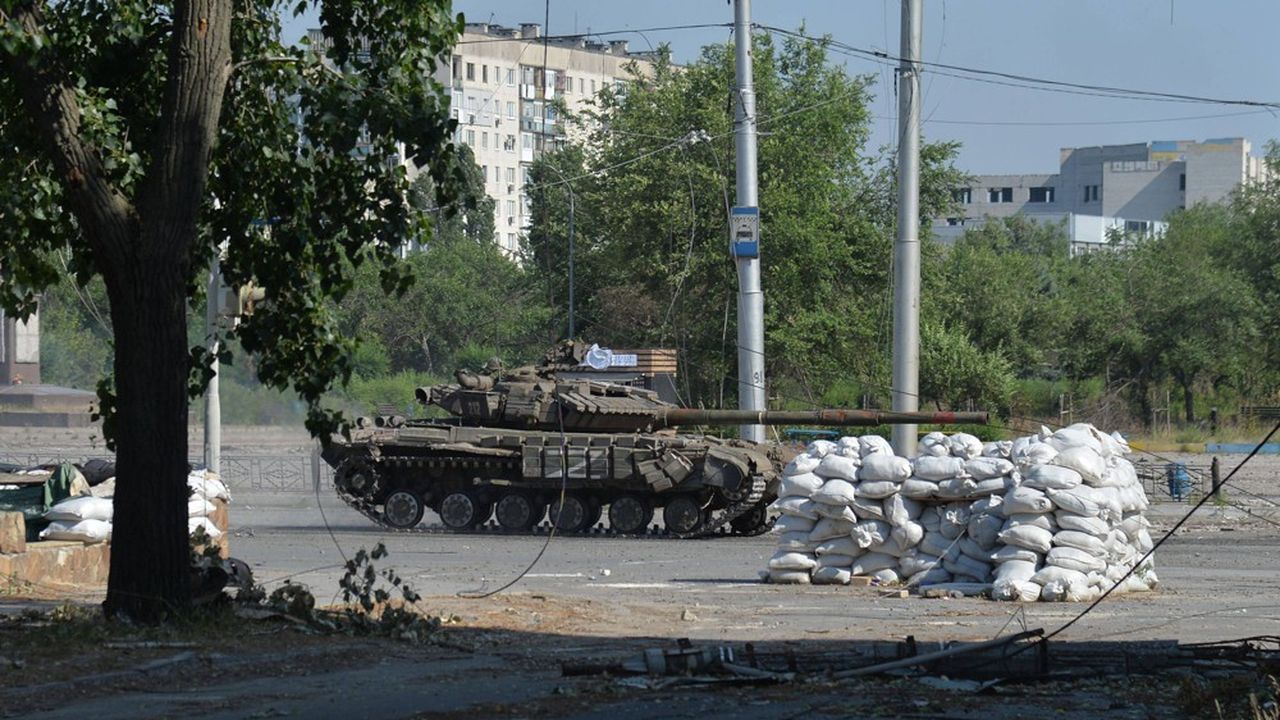 Les forces russes (ici photographiées le 20 juin) contrôlent totalement la ville de Severodonetsk