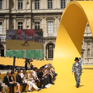 Collection Louis Vuitton Homme printemps-été 2023, présentée le 23 juin à Paris.(Photo by JULIEN DE ROSA / AFP)