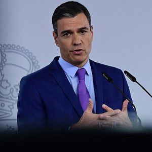 Le chef du gouvernement espagnol, Pedro Sánchez a annoncé samedi les grandes lignes du nouveau plan pour freiner l'impact de la hausse des tarifs de l'énergie et des carburants, pour les entreprises et les familles.
