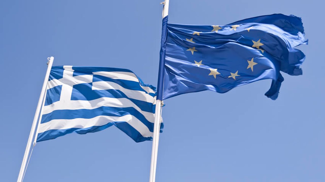 1629177_1484691569_1040086-1427195198-europe-grece-drapeau-symbole-euro.jpg
