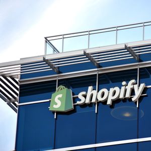En développant sa propre solution, Shopify s'assure de préserver une partie des commissions de paiements qui sont normalement récupérées par les prestataires de paiements.