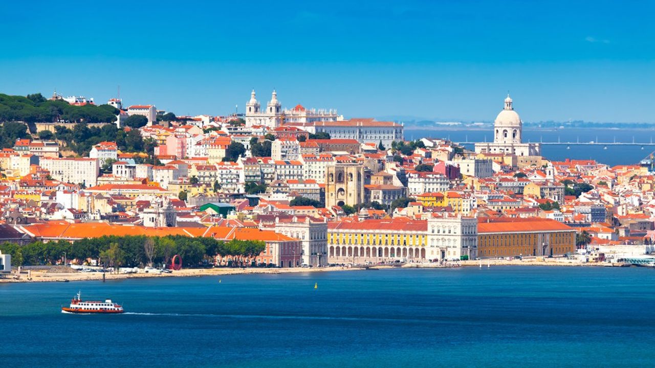 Lisbonne attire particulièrement les investisseurs étrangers, qui pèsent désormais 40 % du marché immobilier.