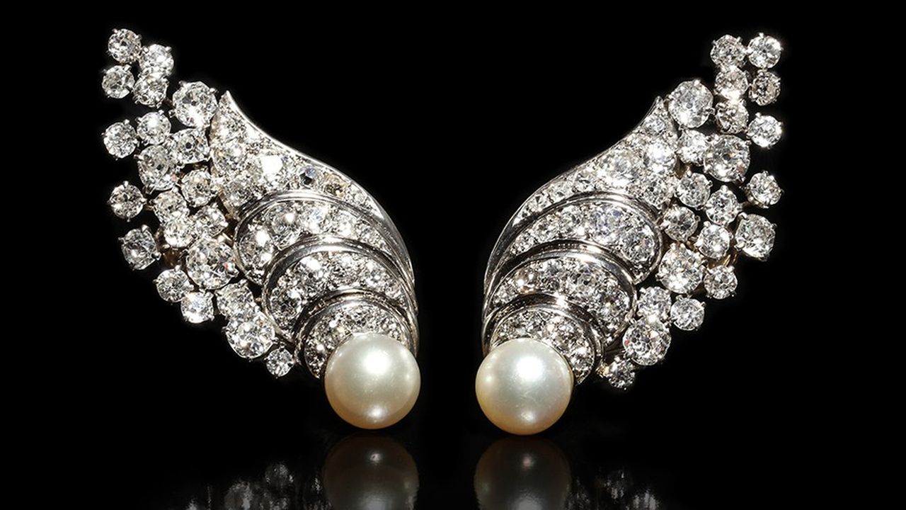 Perles fines et diamants pour ces boucles d'oreilles de Pat Saling