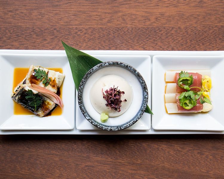La sélection du chef  : anguilles, tofu au soja et thon jalapeño
