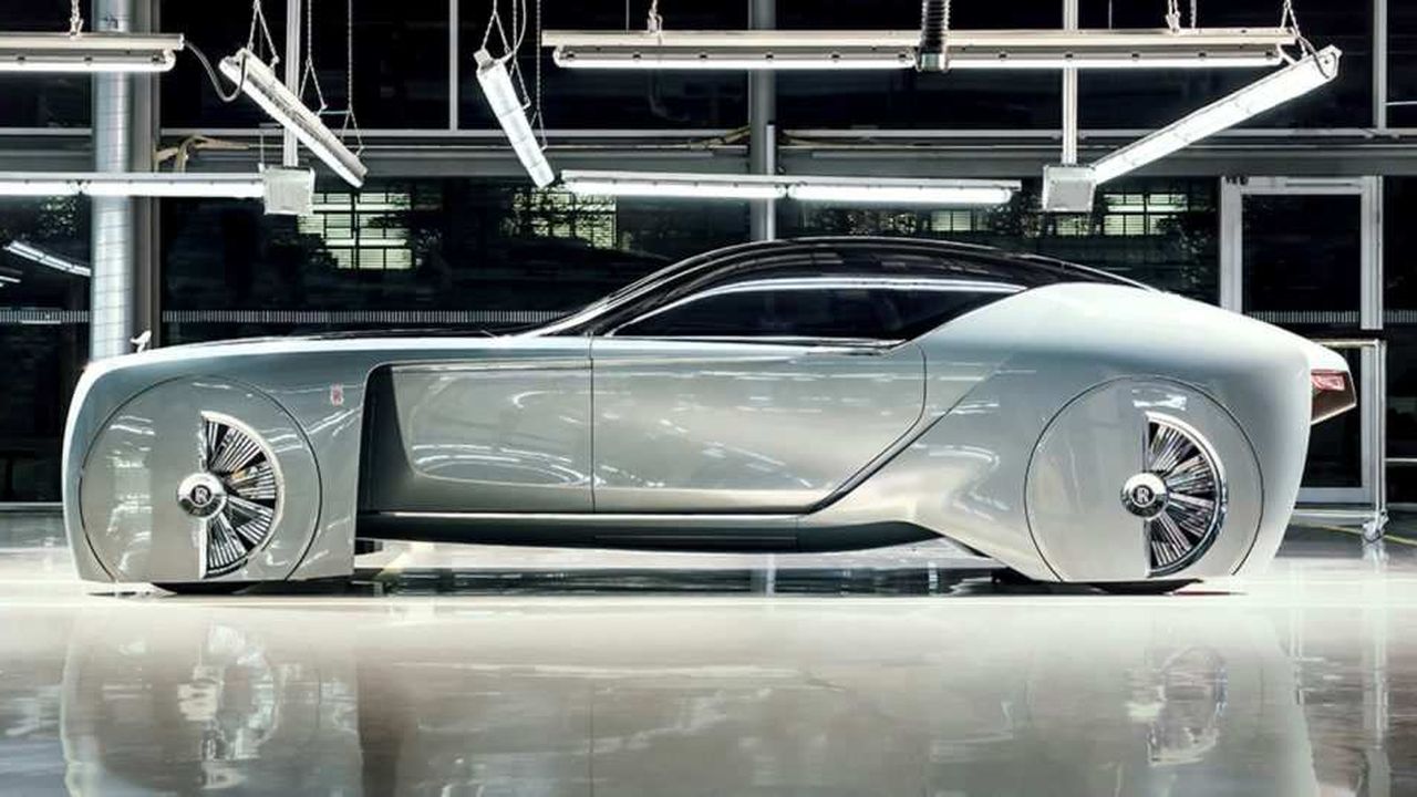 Avec ses roues camouflées, ses portières encapsulées et son habitacle à l’allure d’engin interstellaire, le concept-car autonome signé Rolls-Royce est totalement futuriste.