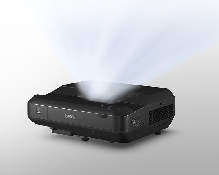 Le vidéoprojecteur laser EH-LS100 d’Epson projette une image Full HD jusqu’à 130 pouces