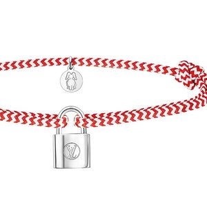 Le bracelet Silver Lockit de Louis Vuitton pour l'Unicef dessiné par Sophie Turner.