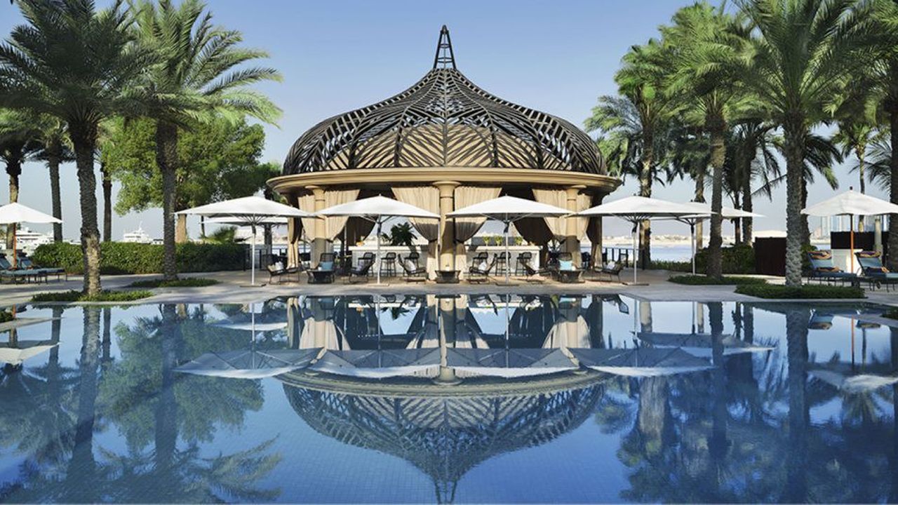 La piscine du Royal Mirage, une des quatre que possède le resort.