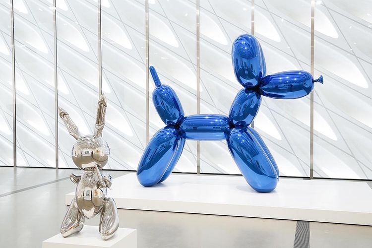 «Rabbit» (1986) et «Balloon Dog (Blue)» (1994 /2000) de Jeff Koons.