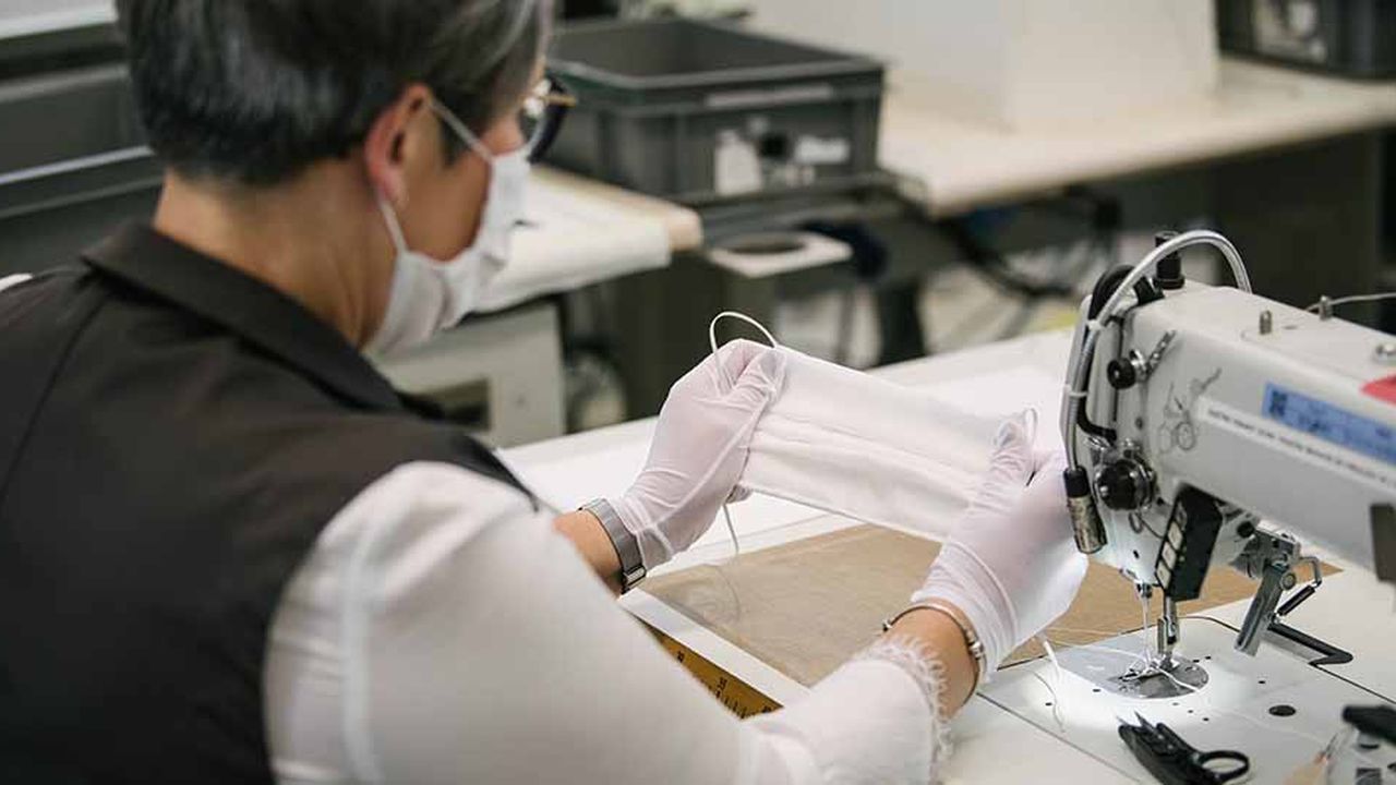 Louis Vuitton lance une vaste opération de fabrication de masques