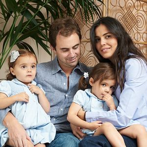 Michael Niedzielski et Gisela Rodenburg Niedzielski avec leurs filles jumelles Stella et Bianca, en 2016, quelques mois avant le diagnostic de Bianca.