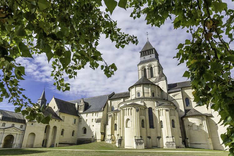 L'abbaye royale de Fontevraud, en Maine-et-Loire, chef-d'oeuvre de l'architecture monastique du Moyen Age.