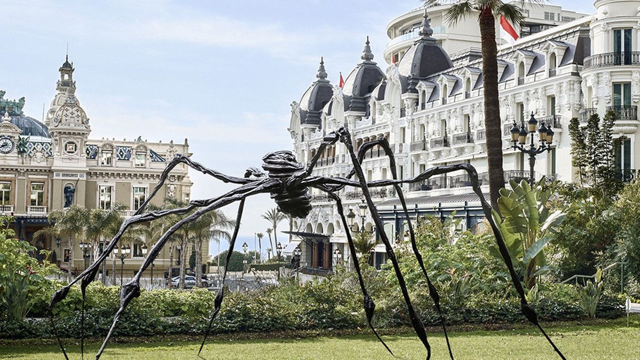 L'oeuvre de Louise Bourgeois, «Spider» (1996) , installée à Monaco.