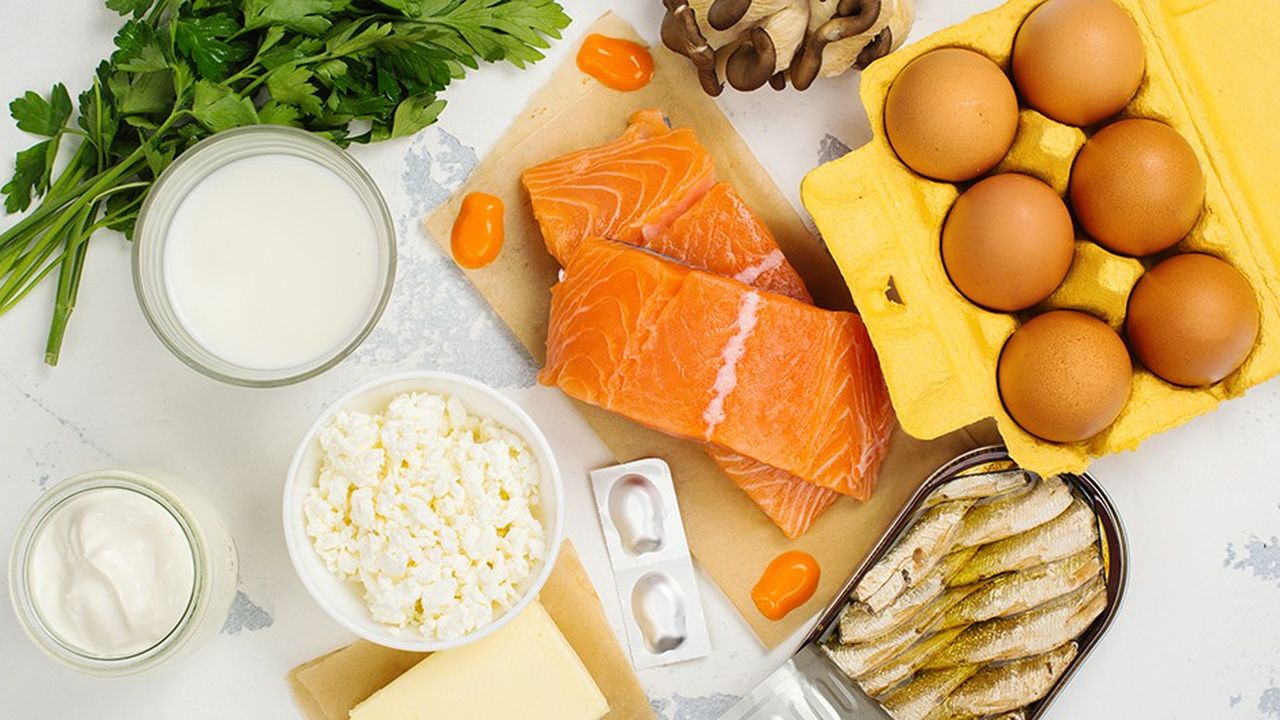La vitamine D est présente dans les poissons gras et coquillages, jaune d'oeuf, fromage gras, foie de veau…