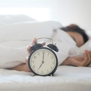 Une routine matinale en sept étapes permet de faire le plein d'énergies positives au réveil.