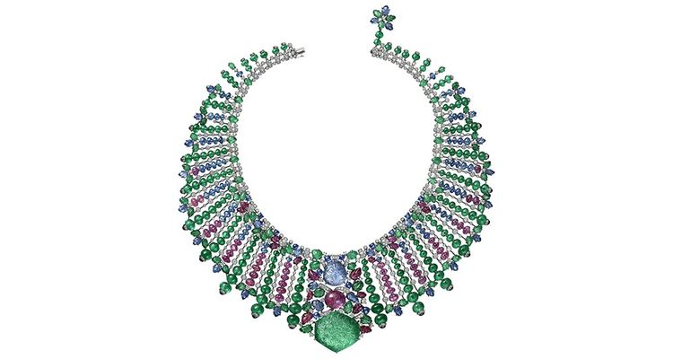 Collier en platine, émeraudes, rubis, saphirs et diamants, 2019, Cartier.