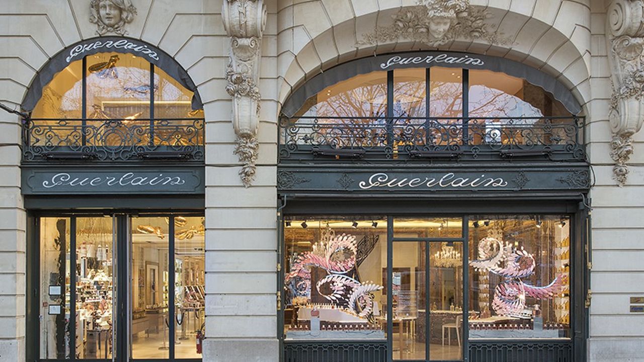Façade de la Maison Guerlain, 68 avenue des Champs-Elysées à Paris.