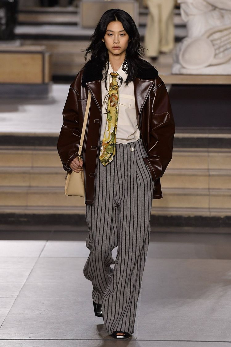 Louis Vuitton, dévoilait lundi 7 mars sa collection automne-hiver 2022-2023 au Musée d'Orsay.
