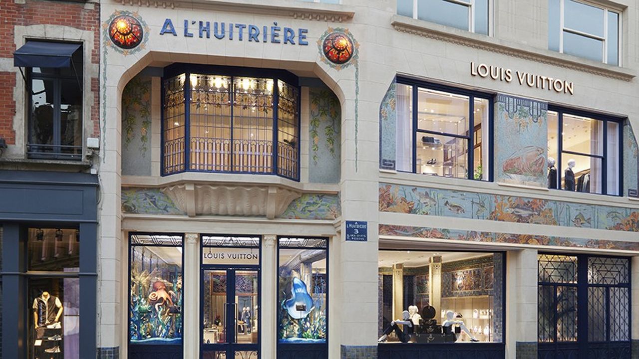 La façade de la nouvelle boutique Louis Vuitton à Lille.