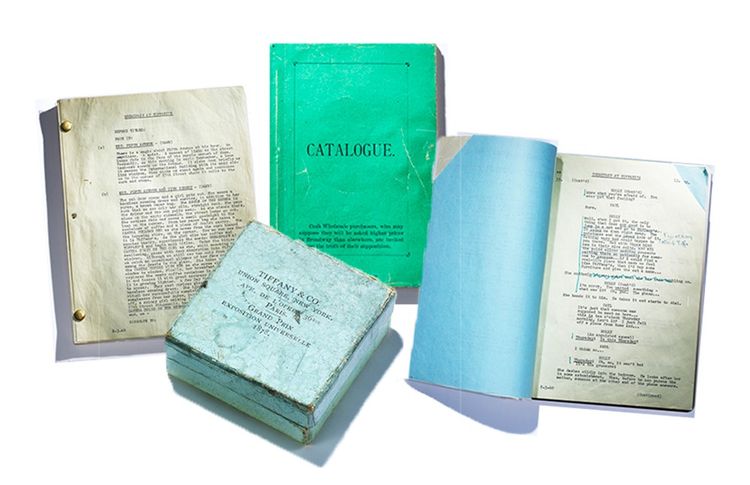 Le premier exemplaire du Blue Book en 1845, une boîte d'emballage de 1878 et le scénario de «Breakfast at Tyffany's» annoté par Audrey Heburn.