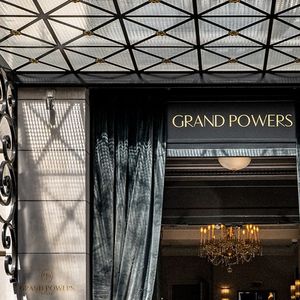 L'hôtel Grand Powers.