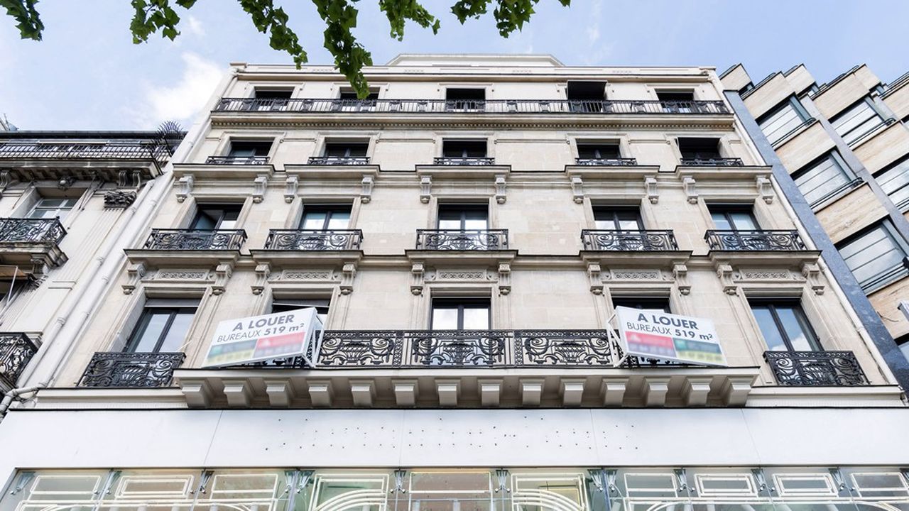 A Paris, un mètre carré dans une surface haut de gamme coûte désormais 945 euros en moyenne à l'année, contre 940 euros au premier trimestre.