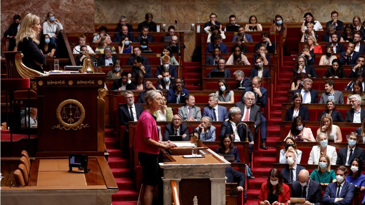 La Première ministre Elisabeth Borne prononçant son discours de politique générale, mercredi, devant les députés.