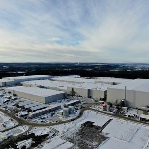 Le suédois Northvolt, qui a démarré en décembre la production dans son usine de Skelleftea, est le premier acteur européen à produire des batteries réellement made in Europe.