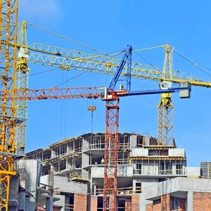 Les professionnels du bâtiment et des travaux publics attendent des décisions fortes du gouvernement dans le cadre des assises de la filière du BTP qui se tiendront en septembre.