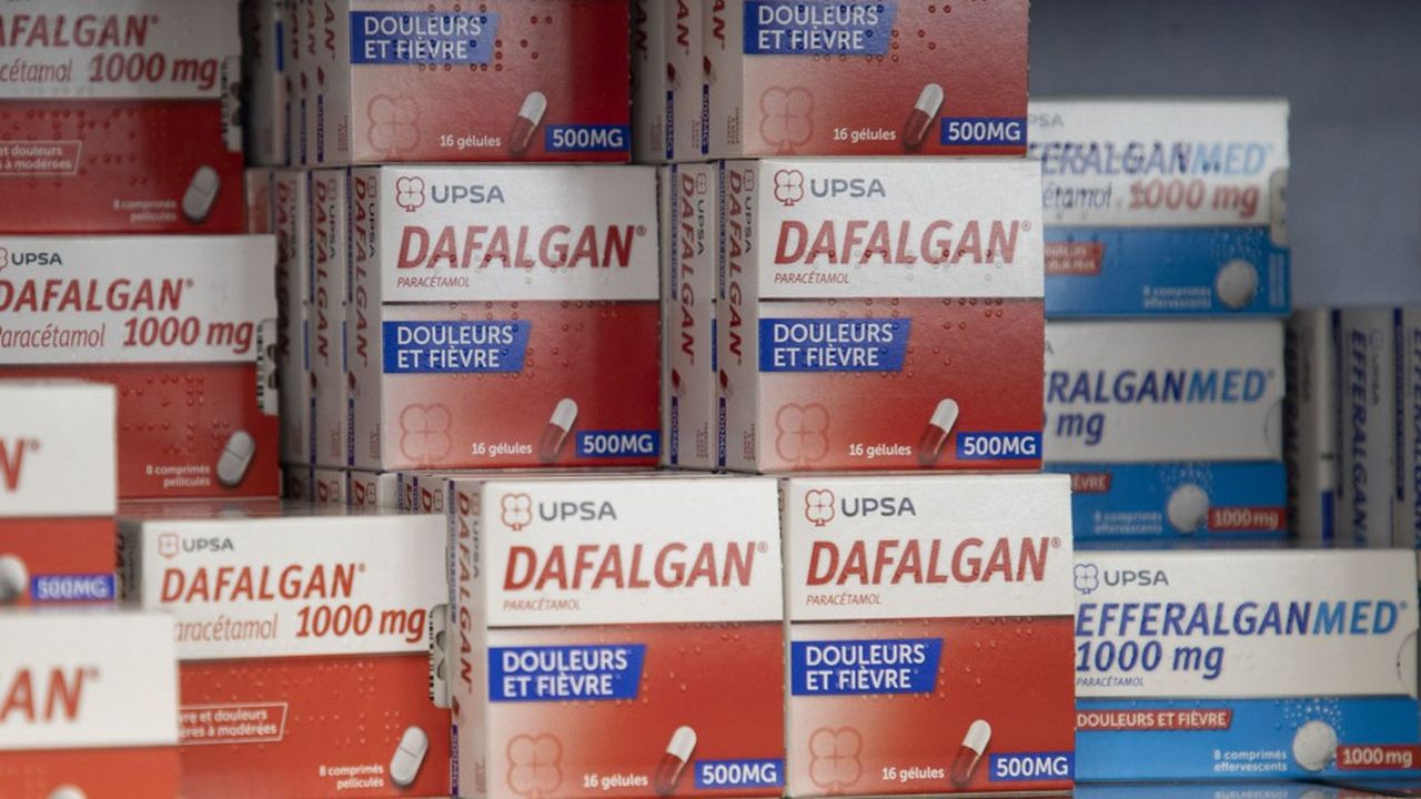Selon Upsa, numéro deux français du paracétamol derrière la marque leader Doliprane de Sanofi, sa veille hebdomadaire révèle plus d'un mois de stocks disponibles en pharmacie en moyenne pour ses marques Dafalgan et Efferalgan, qui se prévalent de 25 % de part du marché français.